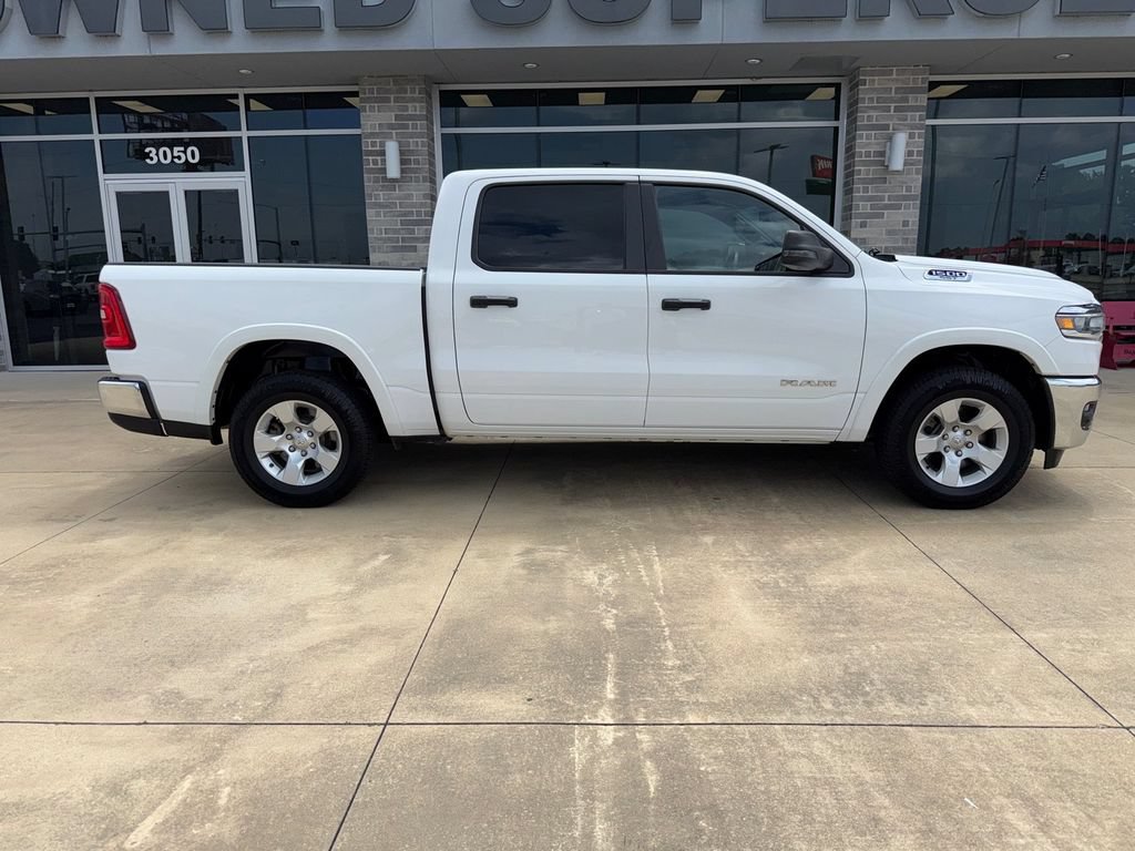 Used 2025 RAM 1500 Big Horn AWD/4WD image 3