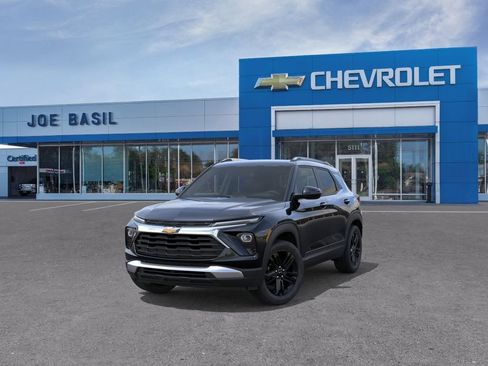 New 2026 Chevrolet TrailBlazer LT w/ Midnight Edition AWD/4WD image 8