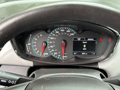 Used 2022 Chevrolet Trax LT w/ LT Convenience Package image 18