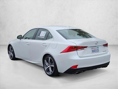 Used 2018 Lexus IS 300 w/ Comfort Package RWD image 5