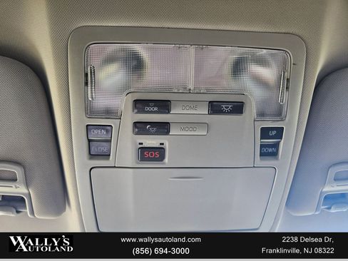 Used 2015 Toyota Avalon Limited image 27