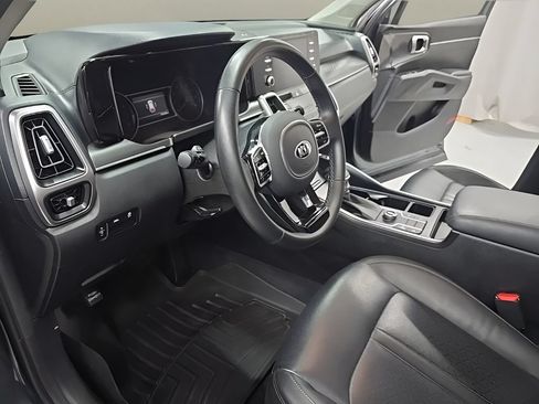 Used 2021 Kia Sorento S FWD image 11