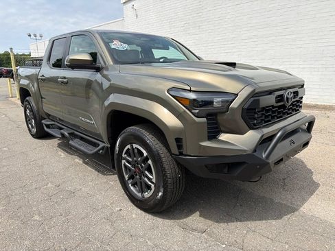 Used 2024 Toyota Tacoma TRD Sport w/ TRD Sport Premium Package AWD/4WD image 8