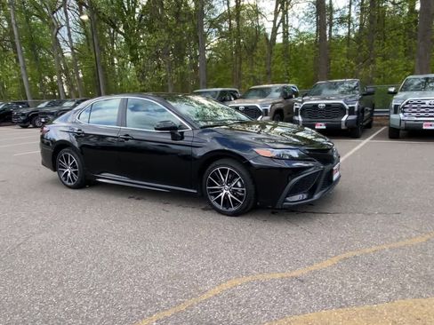 Used 2024 Toyota Camry SE FWD image 5