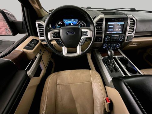 Used 2015 Ford F150 Lariat image 5