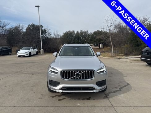 Used 2021 Volvo XC90 T6 Momentum w/ Advanced Package image 2