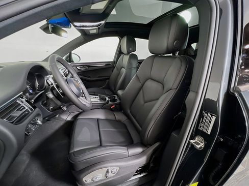 New 2026 Porsche Macan image 5