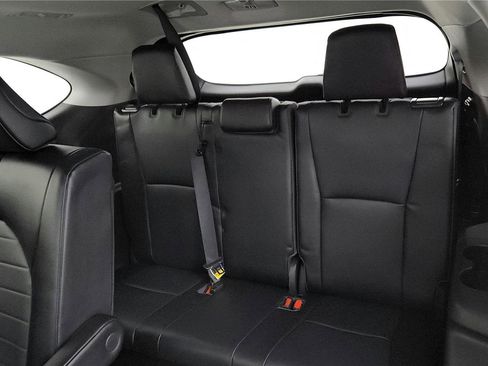 Certified 2023 Toyota Highlander XLE image 22