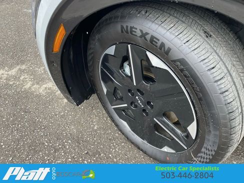 Used 2025 Kia EV6 Wind image 17