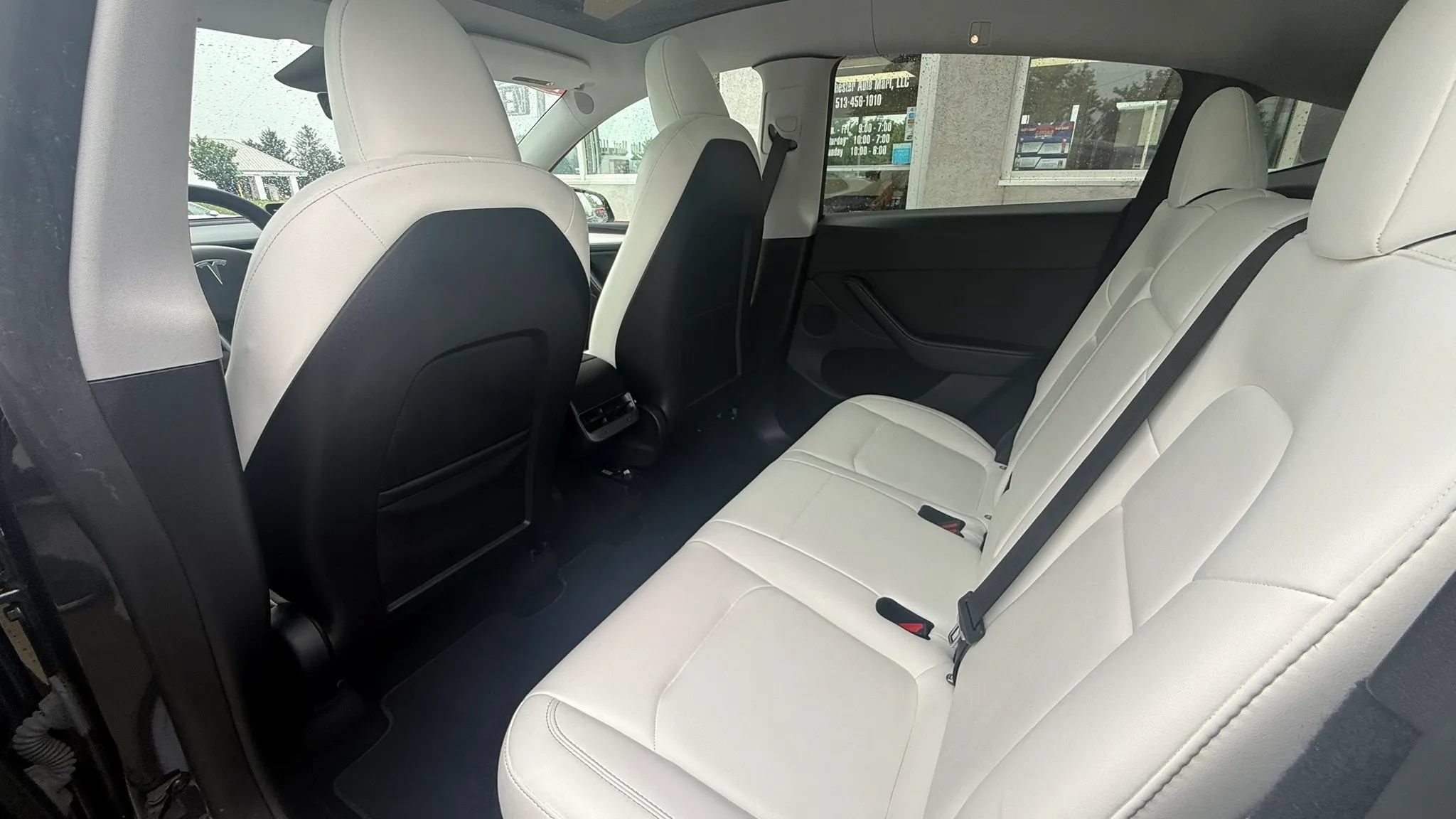 Used 2024 Tesla Model Y Long Range AWD/4WD image 9
