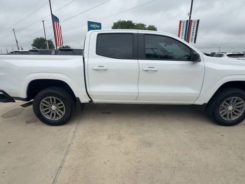 Used 2023 Chevrolet Colorado LT w/ LT Convenience Package II AWD/4WD image 9