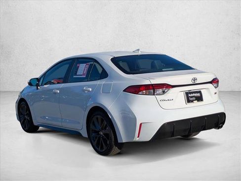 Certified 2025 Toyota Corolla SE image 9