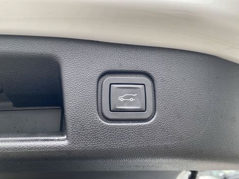 Used 2024 Chevrolet Blazer EV LT AWD/4WD image 11