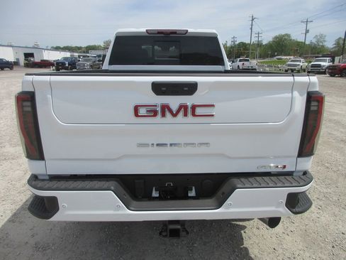 New 2026 GMC Sierra 2500 AT4 w/ AT4 Premium Plus Package AWD/4WD image 5