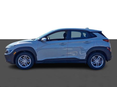 Used 2023 Hyundai Kona SE image 4