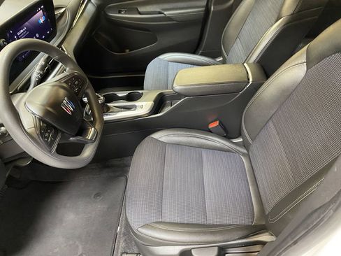Used 2025 Buick Envista Preferred FWD image 18