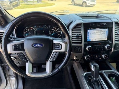 Used 2019 Ford F150 Platinum image 13