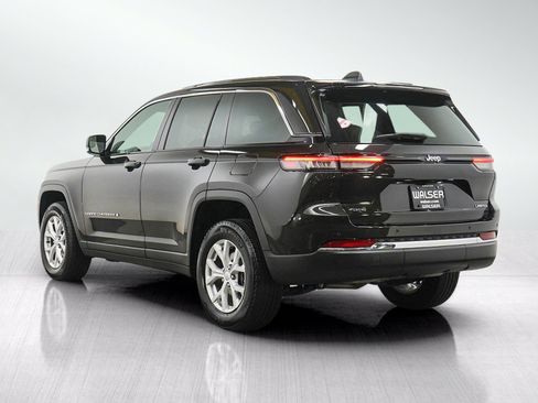 Used 2023 Jeep Grand Cherokee Limited AWD/4WD image 3