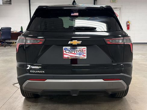 New 2026 Chevrolet Equinox LT w/ Safety and Technology Package FWD image 9