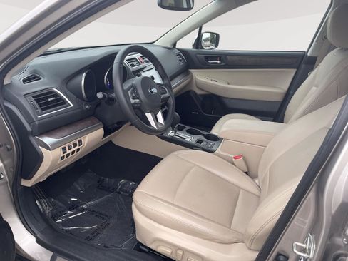 Used 2016 Subaru Outback 2.5i Limited AWD/4WD image 3