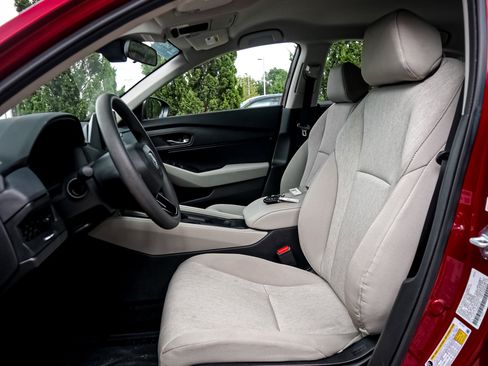 Certified 2025 Honda Accord LX image 16