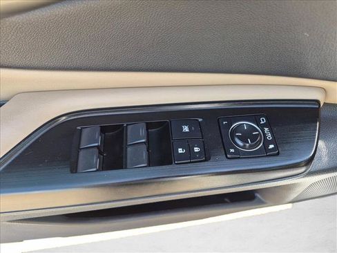 Used 2020 Lexus ES 350 w/ Premium Package FWD image 11