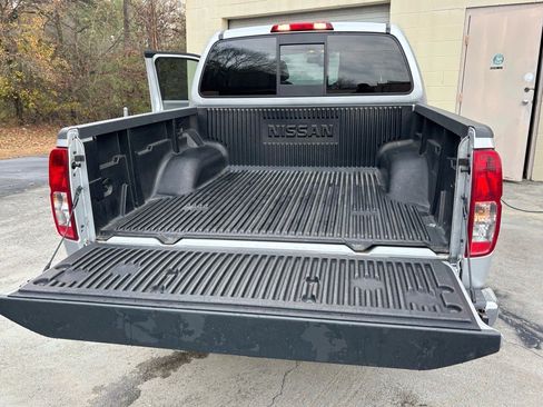 Used 2020 Nissan Frontier SV w/ SV Utility Package image 7