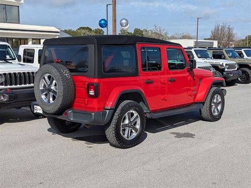 Used 2018 Jeep Wrangler Unlimited Sahara image 5