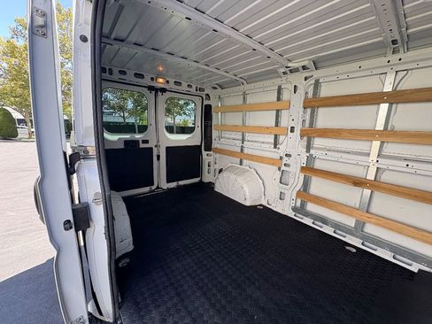 Used 2023 RAM ProMaster 2500 image 17