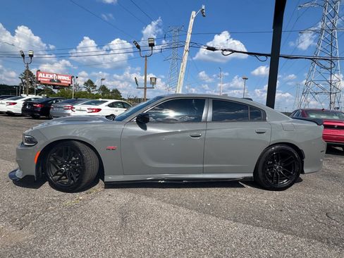 Used 2019 Dodge Charger Scat Pack RWD image 4