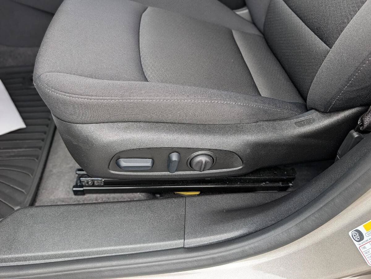 Used 2025 Chevrolet Malibu RS FWD image 20