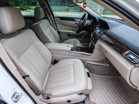 Used 2016 Mercedes-Benz E 350 4MATIC Sedan image 37