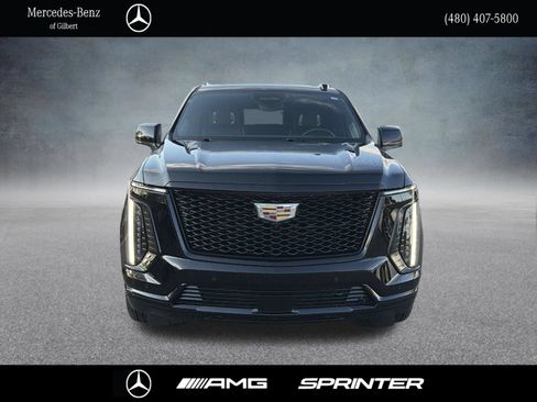 Used 2025 Cadillac Escalade ESV Sport Platinum AWD/4WD image 2