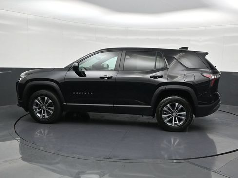 Used 2025 Chevrolet Equinox LT FWD image 2