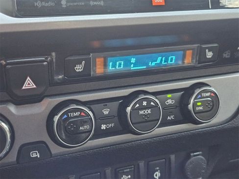 Used 2017 Toyota Tacoma image 27