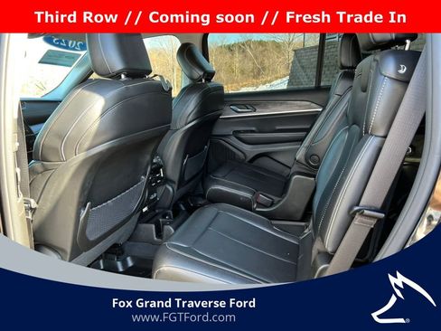 Used 2023 Jeep Grand Cherokee L Limited image 4