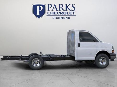 New 2025 Chevrolet Express 3500 w/ Power Convenience Package image 5