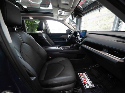 Used 2024 Toyota Grand Highlander AWD image 27