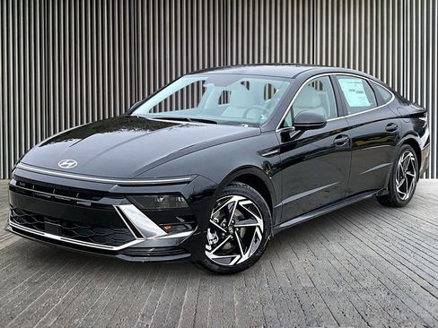 New 2026 Hyundai Sonata SEL FWD image 2