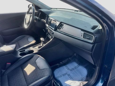 Used 2019 Kia Niro EX FWD image 26