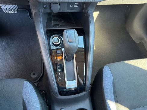 Used 2025 Nissan Versa SV image 18