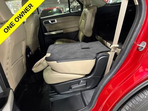 Used 2022 Ford Explorer XLT w/ Equipment Group 202A AWD/4WD image 29