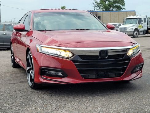 Used 2018 Honda Accord Sport image 17
