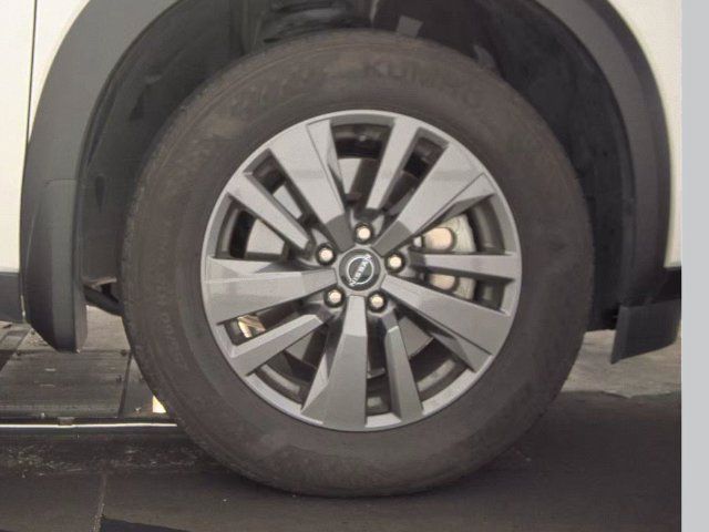Certified 2025 Nissan Pathfinder SV w/ SV Premium Package FWD image 7