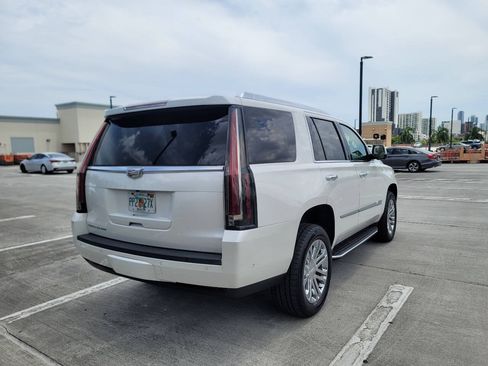 Used 2017 Cadillac Escalade 2WD image 6