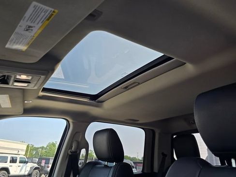 Used 2018 RAM 1500 Laramie w/ Convenience Group AWD/4WD image 28