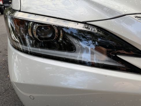 Used 2025 Lexus ES 350 w/ Premium Package FWD image 12