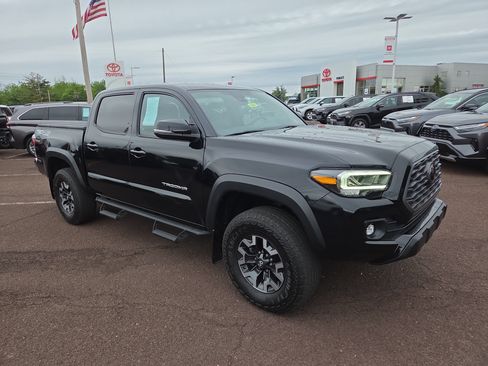 Certified 2020 Toyota Tacoma TRD Off-Road AWD/4WD image 1