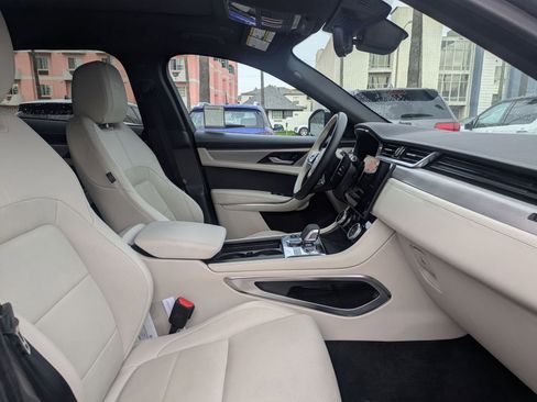 Used 2024 Jaguar F-PACE R-Dynamic S image 19