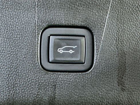 Used 2023 Buick Enclave Essence w/ Sport Touring Edition FWD image 31